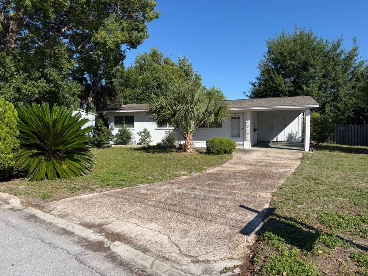 House for rent at 2224 Edgewood Dr, Panama City, FL 32405