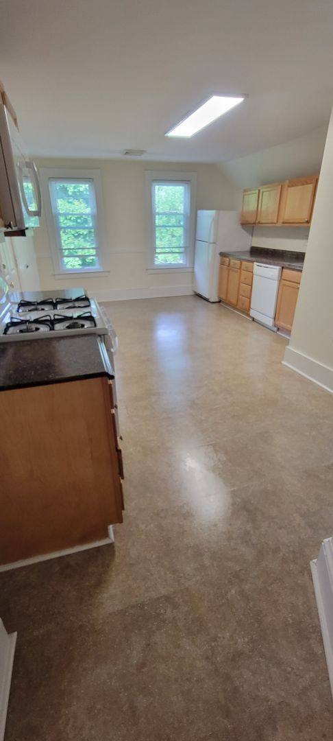 Apartment for rent at 20-22 Denton Circle, Springfield, MA 01104