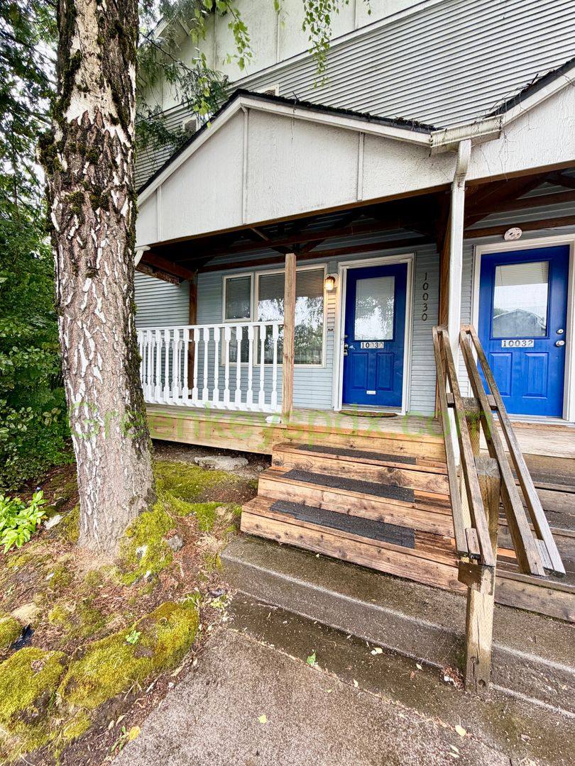 Townhouse for rent at 10030 N Lombard St, Portland, OR 97203