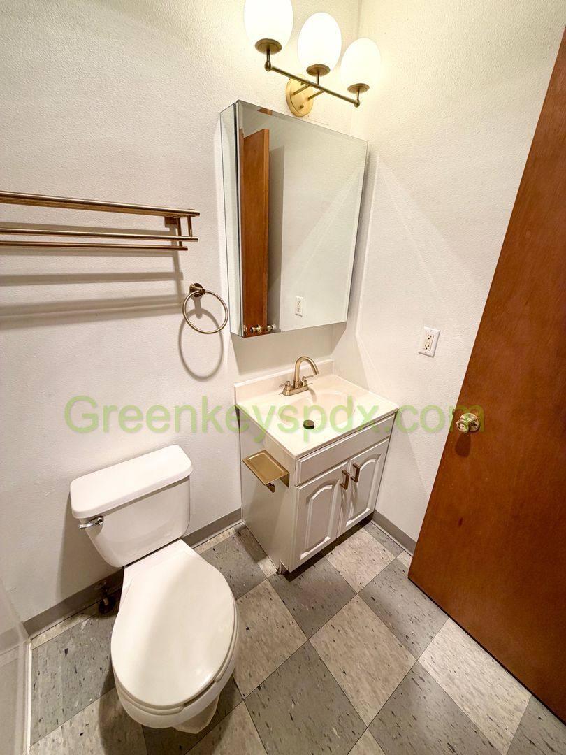 Townhouse for rent at 10030 N Lombard St, Portland, OR 97203