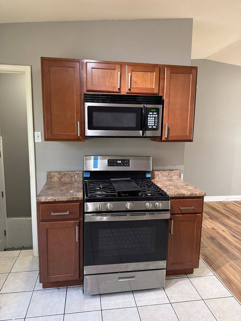 House for rent at 9723 Portage Dr, Saint Louis, MO 63136
