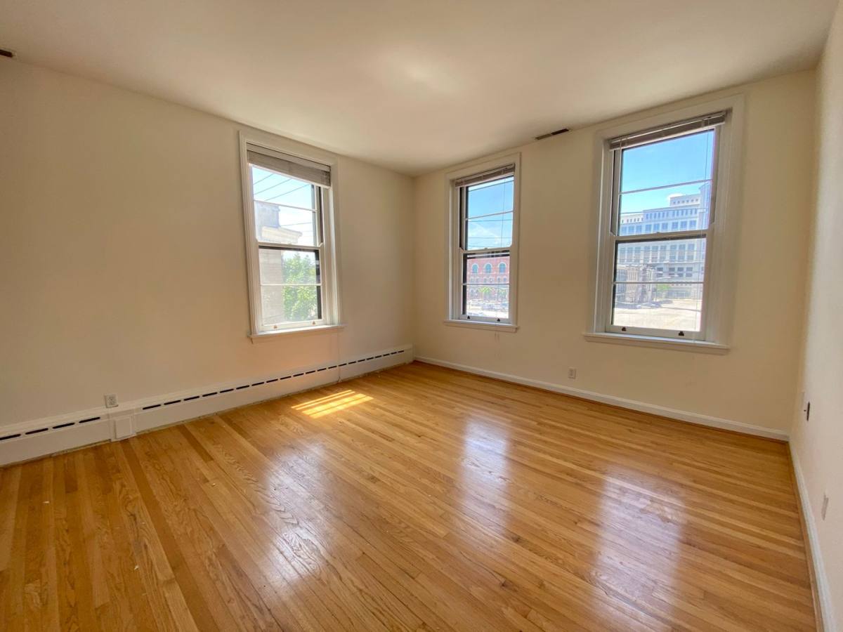 Apartment for rent at 320 Greenup St, Covington, KY 41011