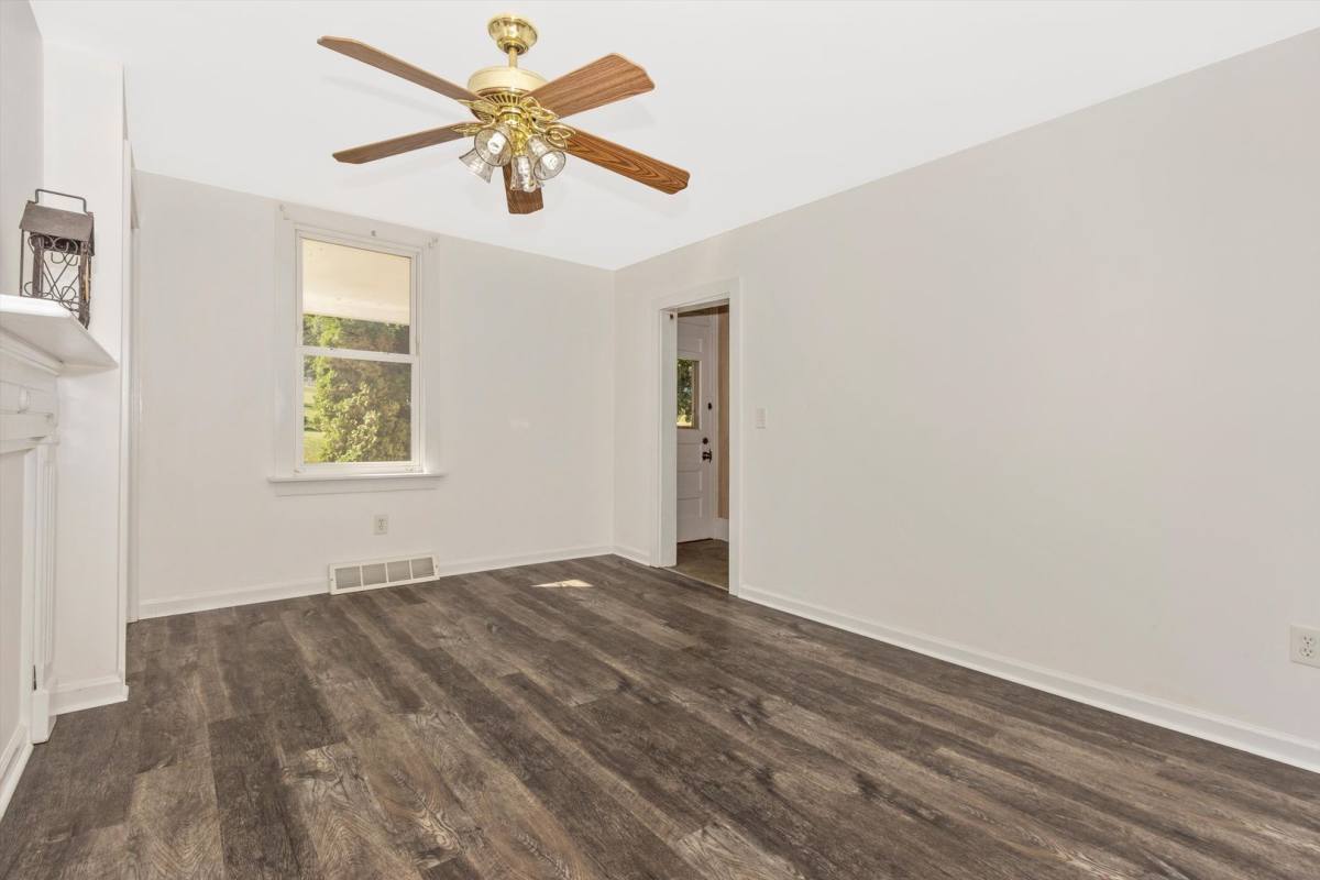 House for rent at 13634 Gilssans Mill Rd, Mount Airy, MD 21771