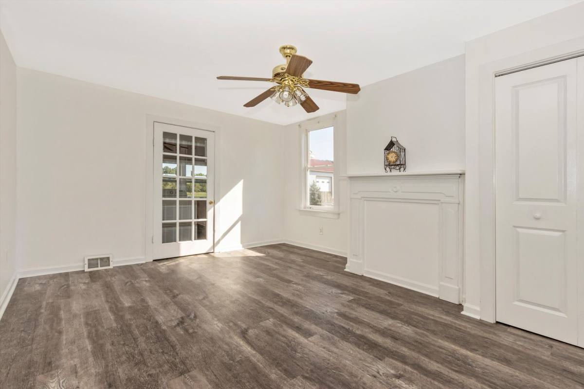 House for rent at 13634 Gilssans Mill Rd, Mount Airy, MD 21771