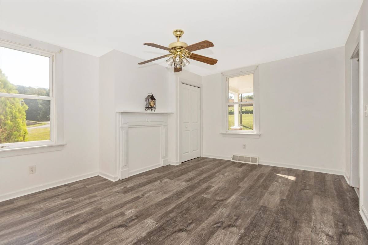 House for rent at 13634 Gilssans Mill Rd, Mount Airy, MD 21771