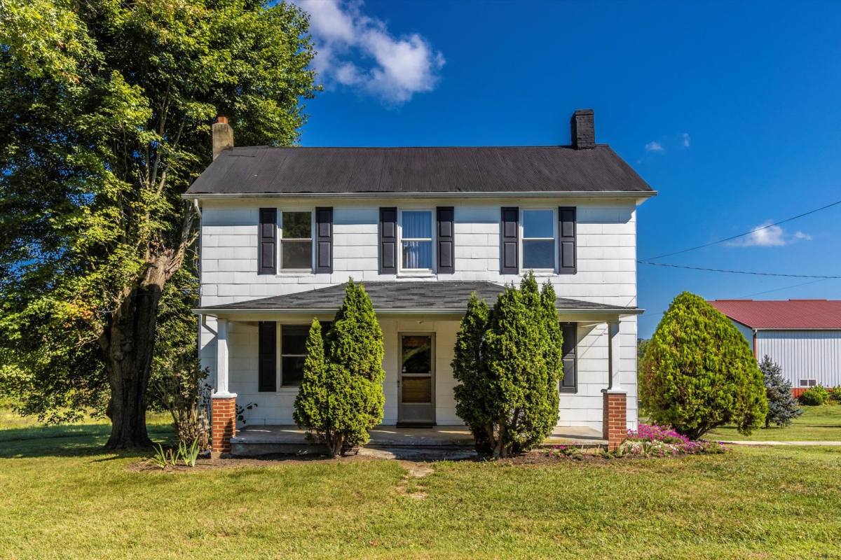 House for rent at 13634 Gilssans Mill Rd, Mount Airy, MD 21771
