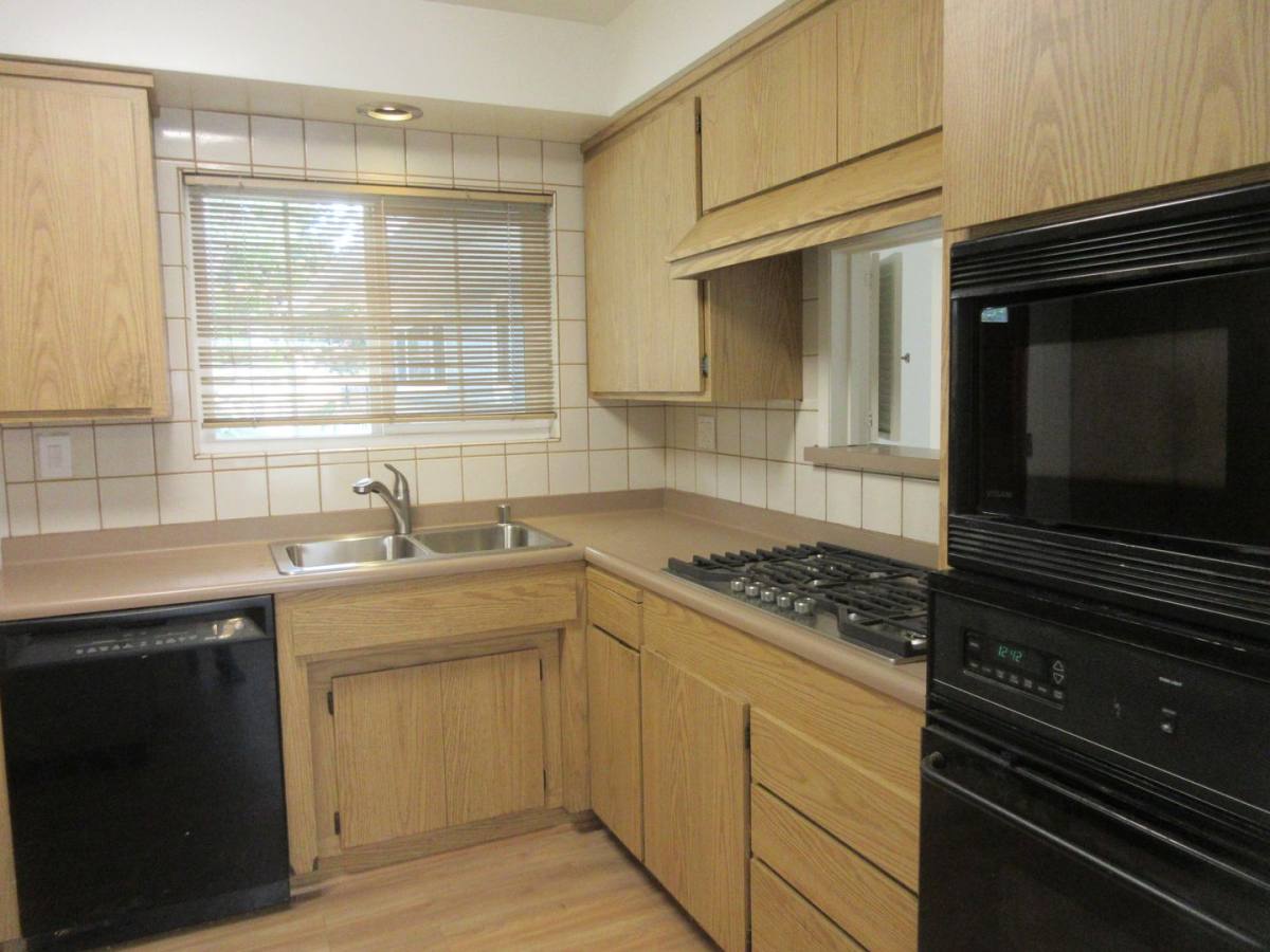 House for rent at 16016 Sunburst St, North Hills, CA 91343