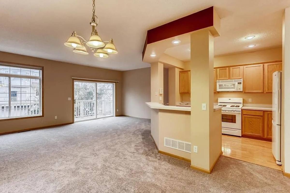 Townhouse for rent at 2249 Eagle Trace Lane, Saint Paul, MN 55129