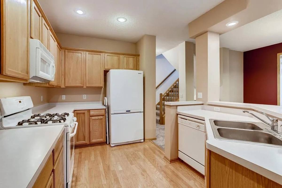 Townhouse for rent at 2249 Eagle Trace Lane, Saint Paul, MN 55129