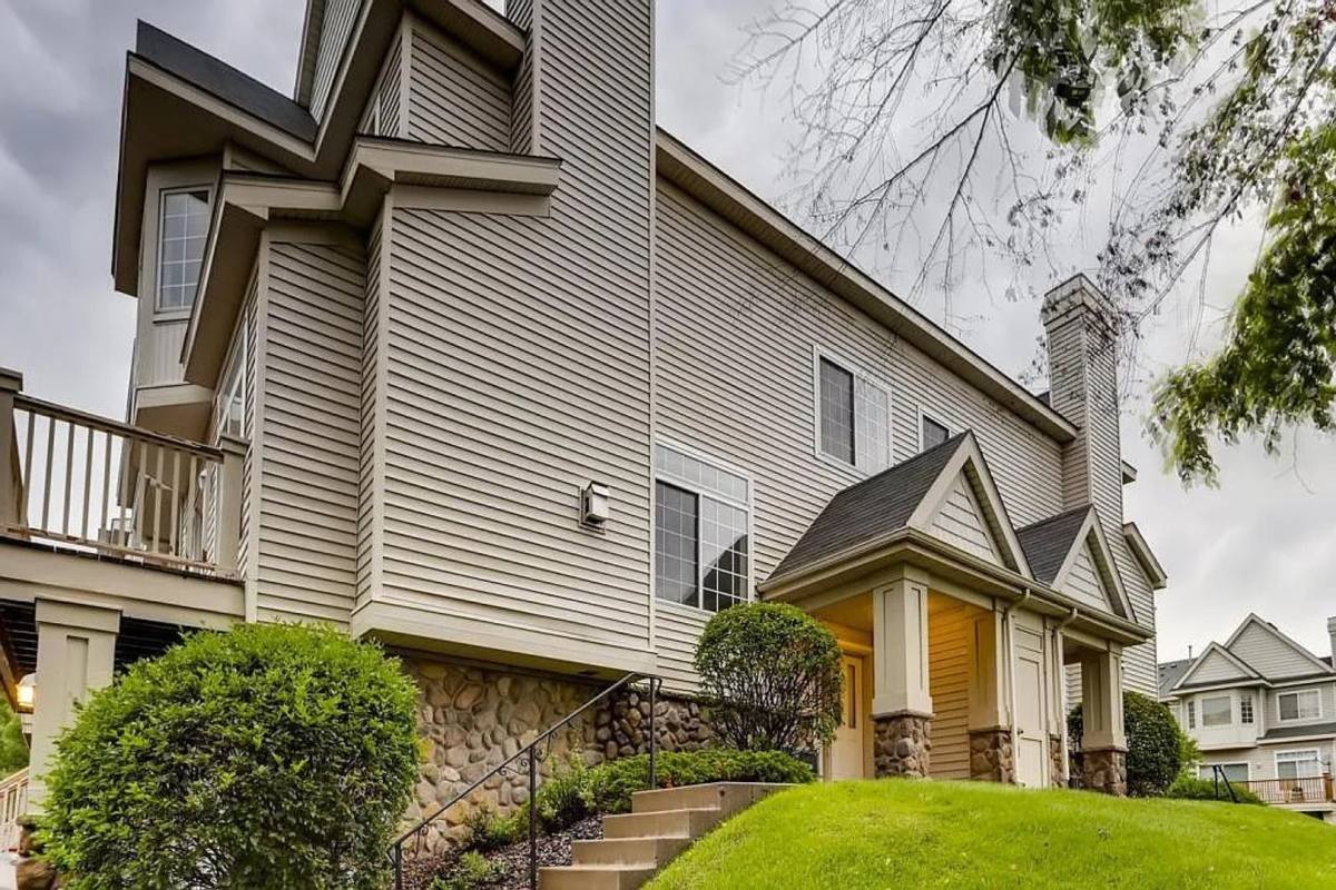 Townhouse for rent at 2249 Eagle Trace Lane, Saint Paul, MN 55129