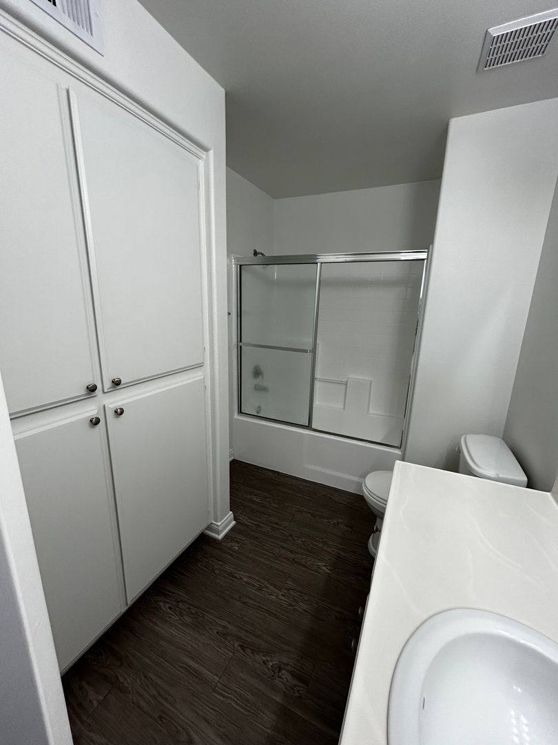 Apartment for rent at 14359 Haynes St, Van Nuys, CA 91401