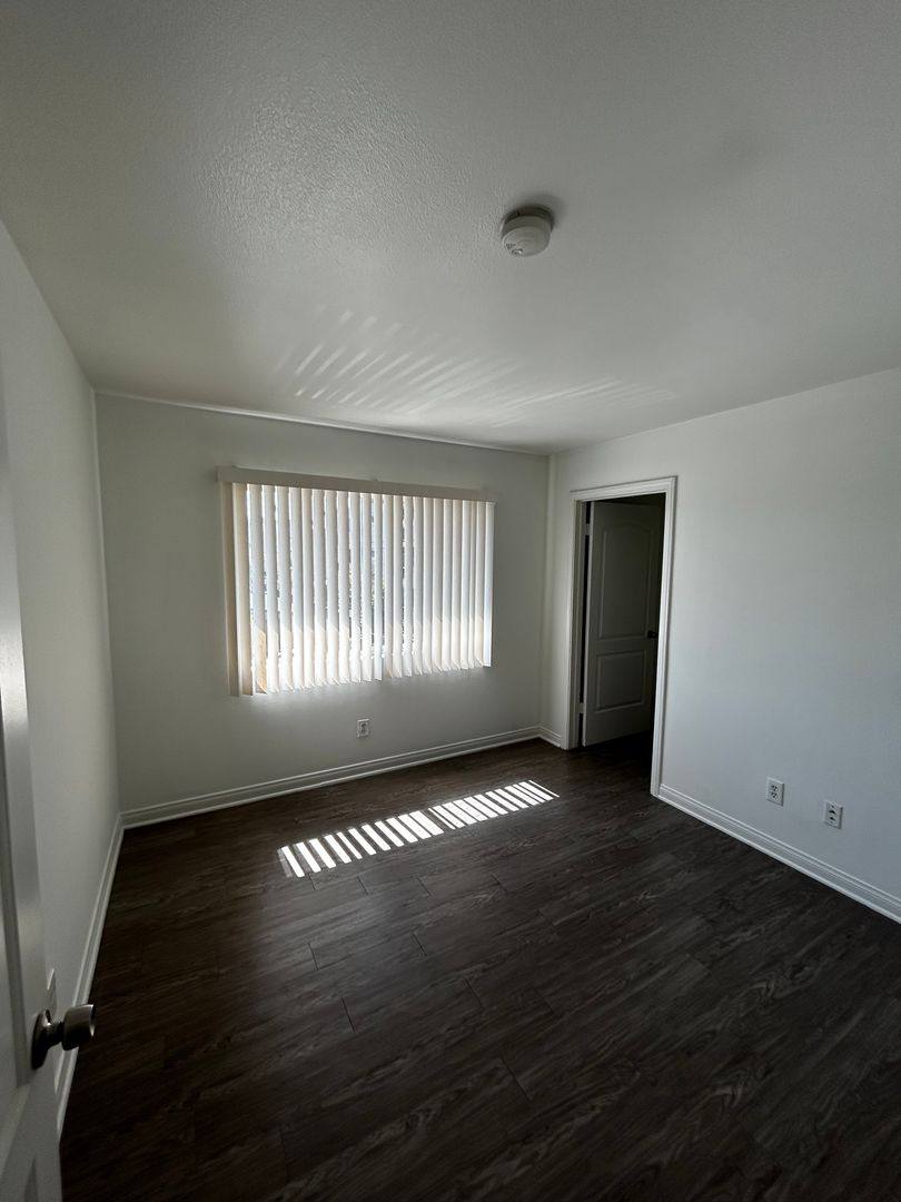 Apartment for rent at 14359 Haynes St, Van Nuys, CA 91401