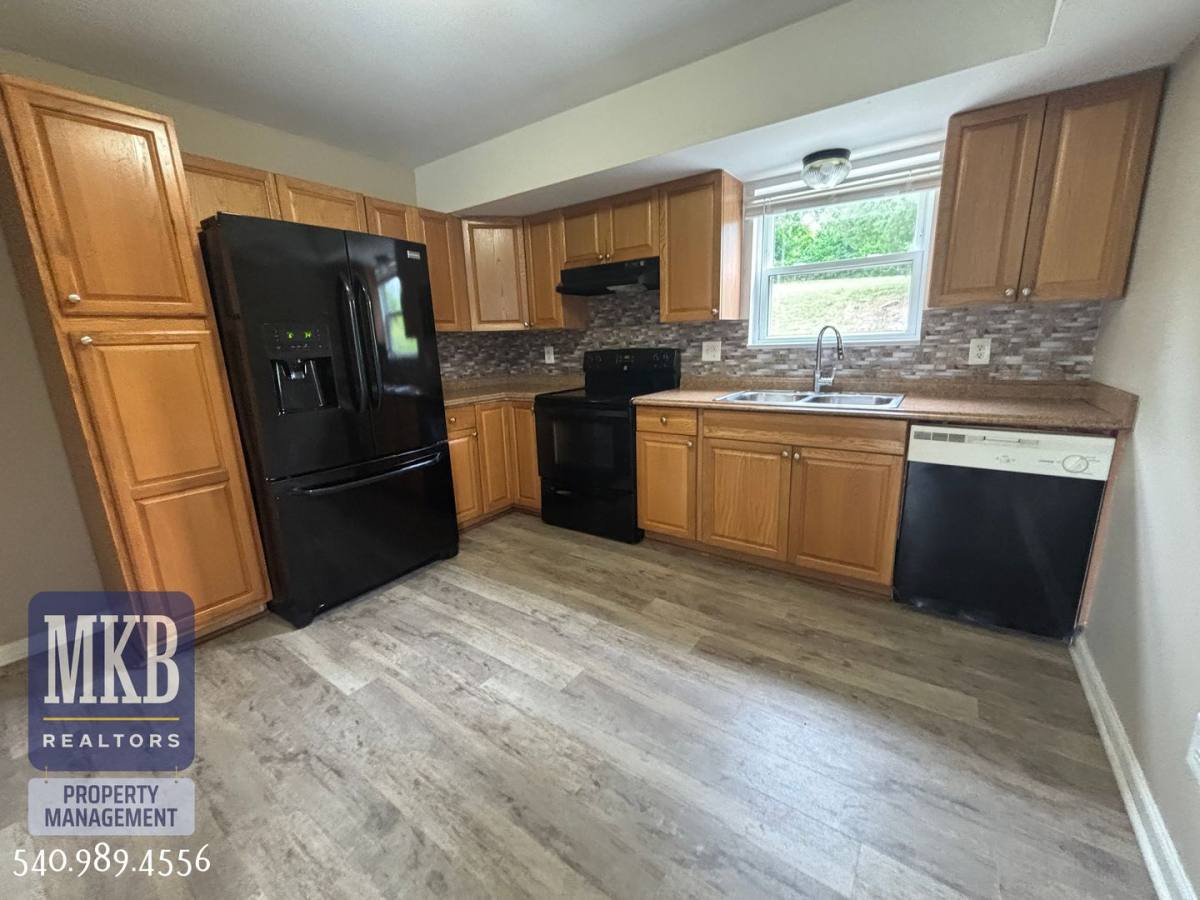 House for rent at 3219 Forest Park Blvd, Roanoke, VA 24017