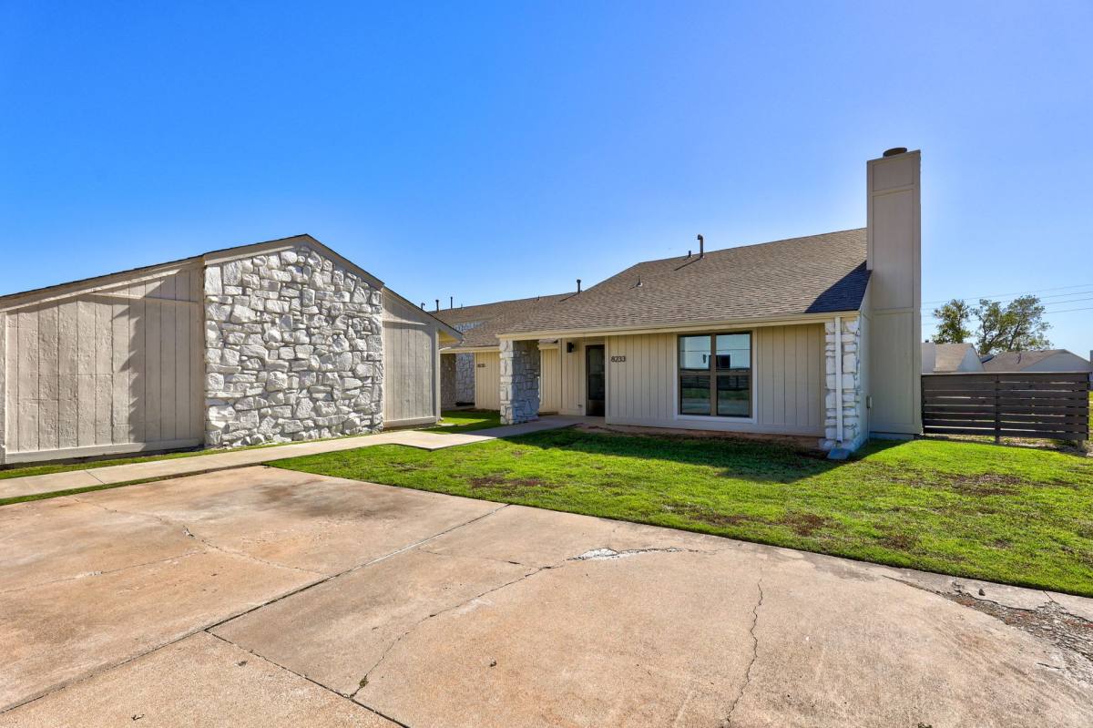 Apartment for rent at 8220 N 116th E Ave, Owasso, OK 74055