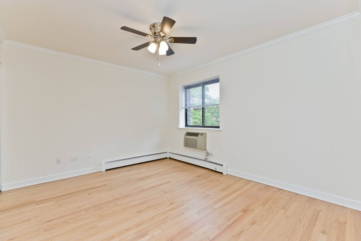 Apartment for rent at 1022-24 W Catalpa Ave, Chicago, IL 60640