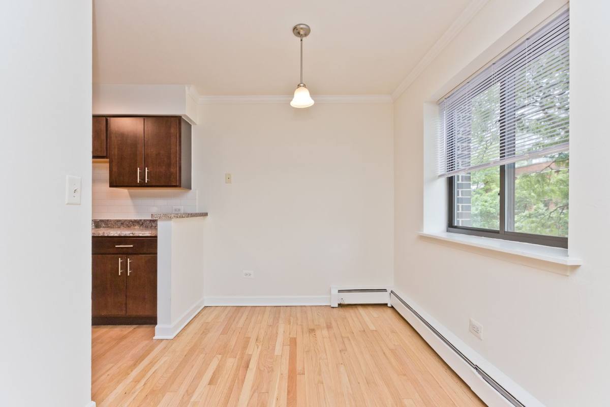 Apartment for rent at 1022-24 W Catalpa Ave, Chicago, IL 60640