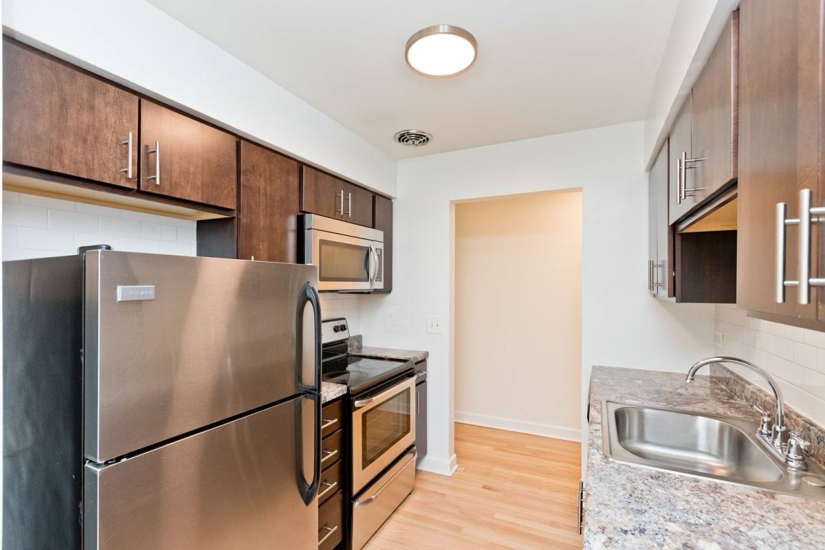 Apartment for rent at 1022-24 W Catalpa Ave, Chicago, IL 60640