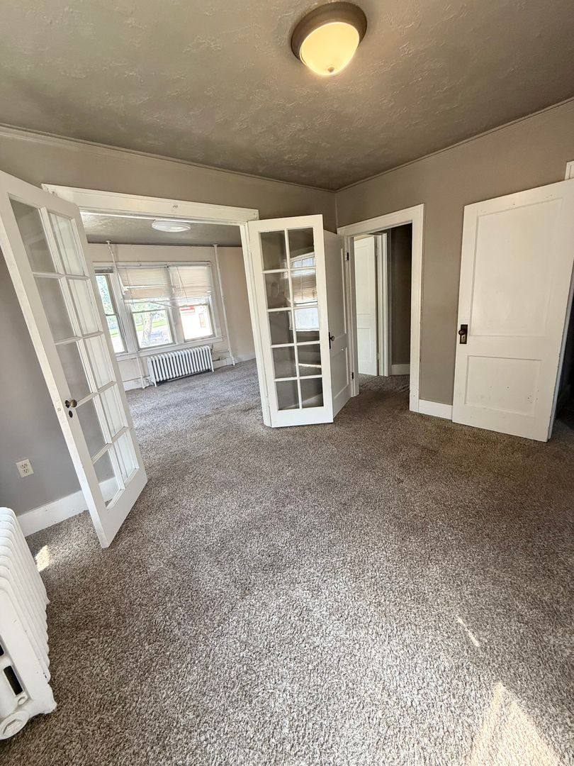 Apartment for rent at 918 S Paxton, Sioux City, IA 51106