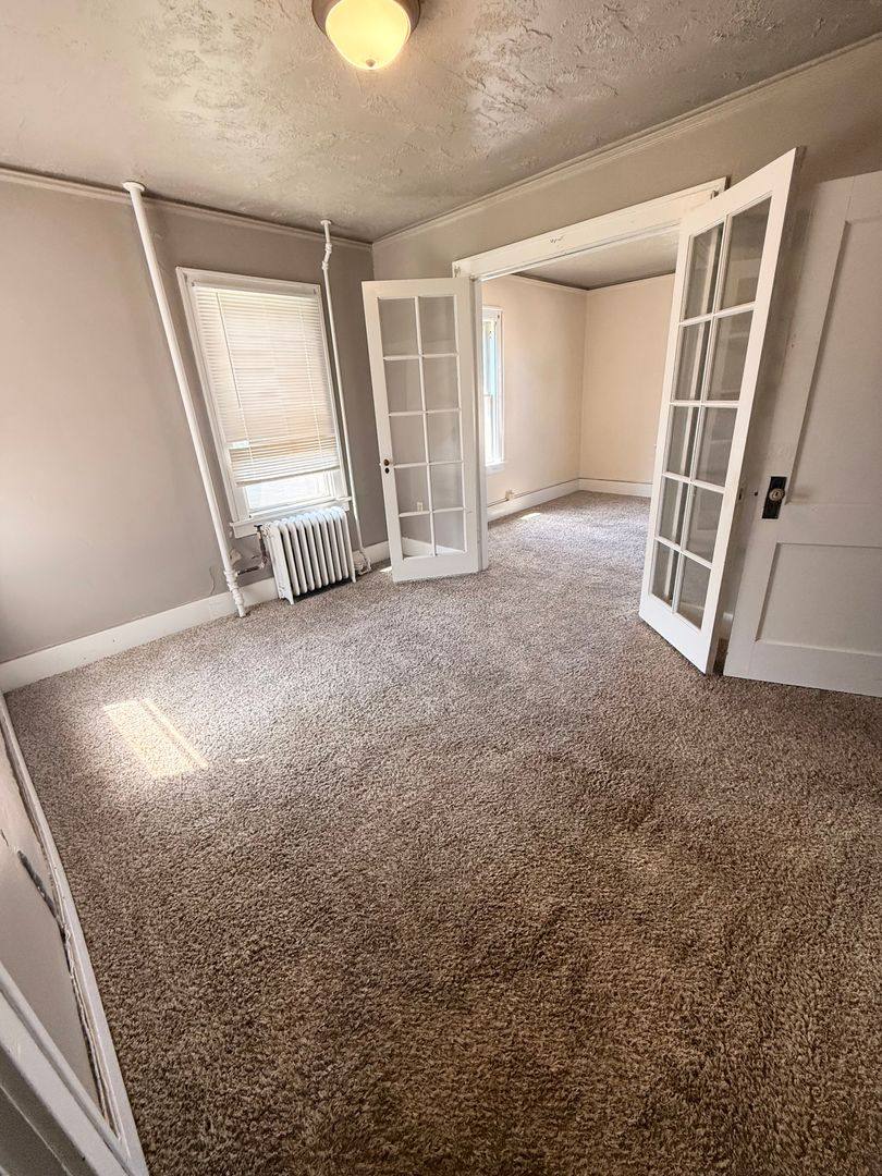 Apartment for rent at 918 S Paxton, Sioux City, IA 51106