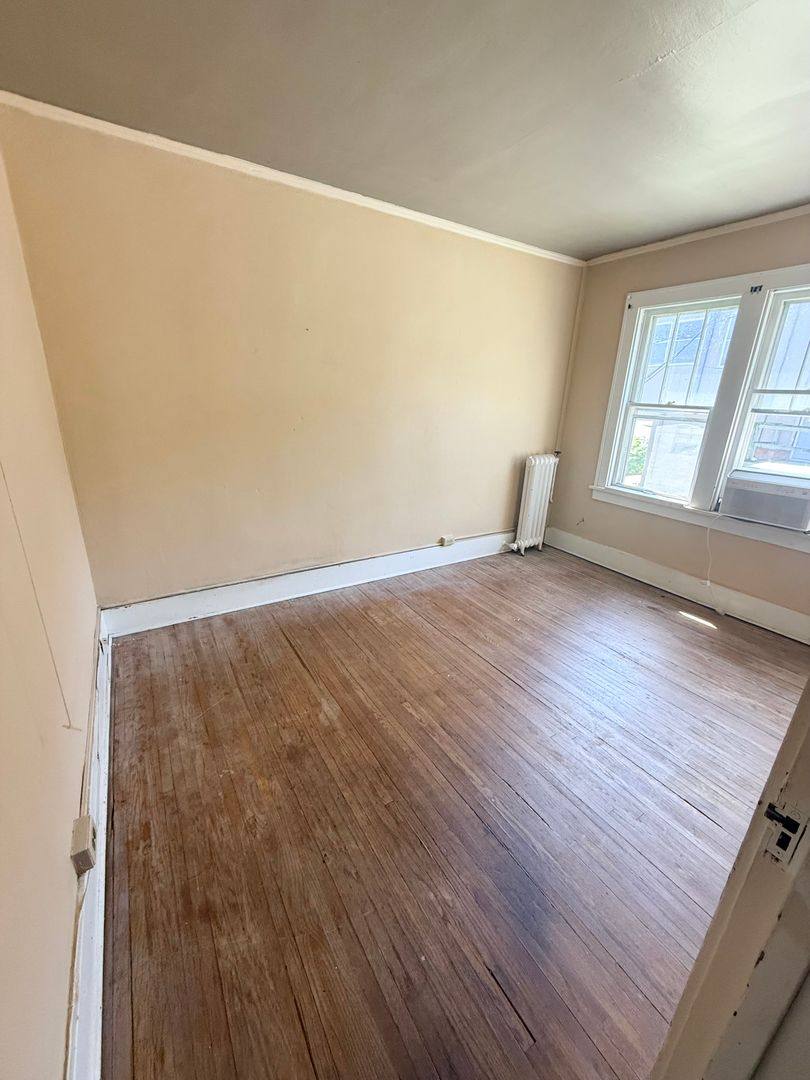 Apartment for rent at 918 S Paxton, Sioux City, IA 51106