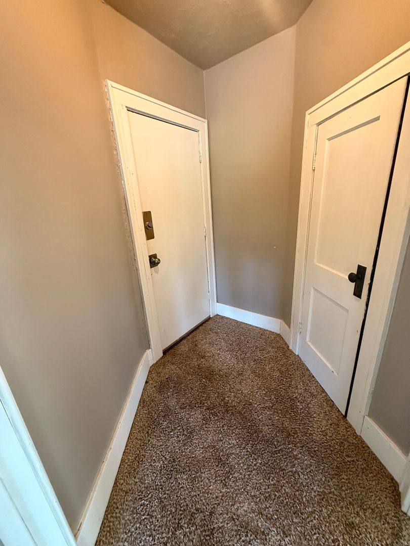 Apartment for rent at 918 S Paxton, Sioux City, IA 51106