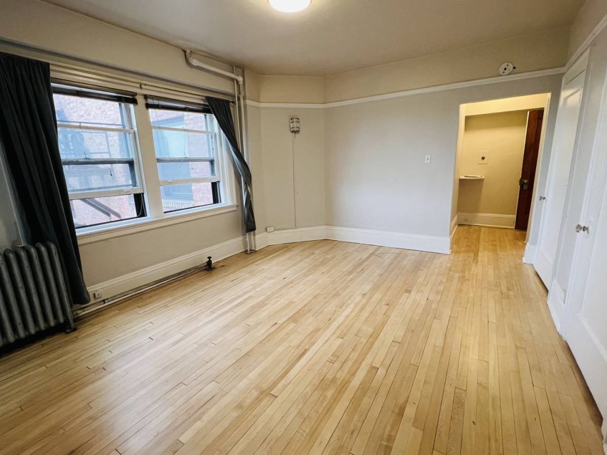 Apartment for rent at 206 W Lawrence Ave, Helena, MT 59601