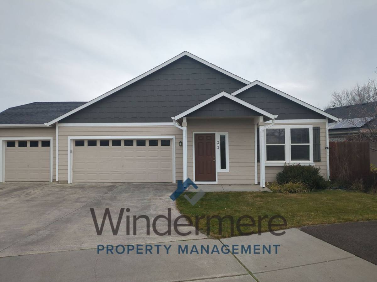 House for rent at 212 SW Doans Ave, College Place, WA 99324