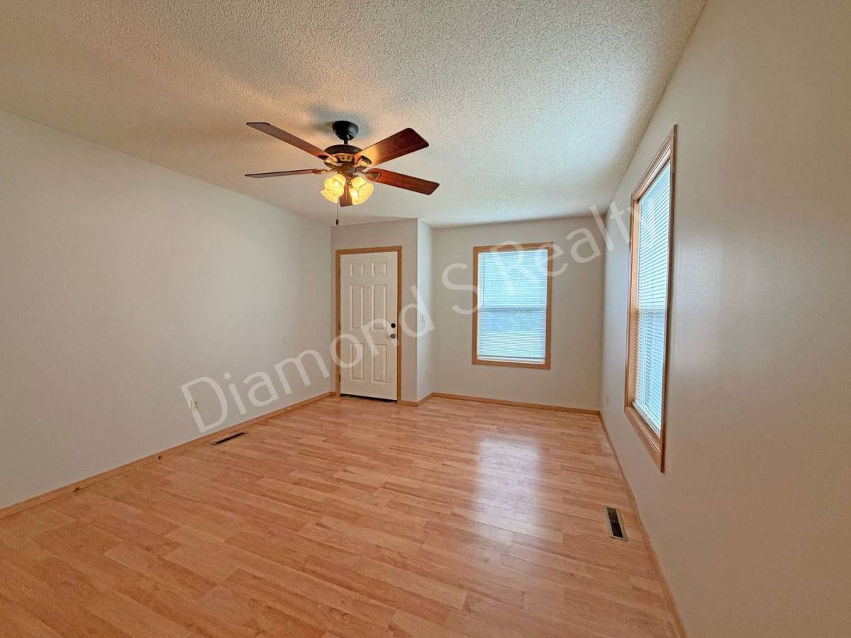 Apartment for rent at 1442 W Rainey St, Ozark, MO 65721