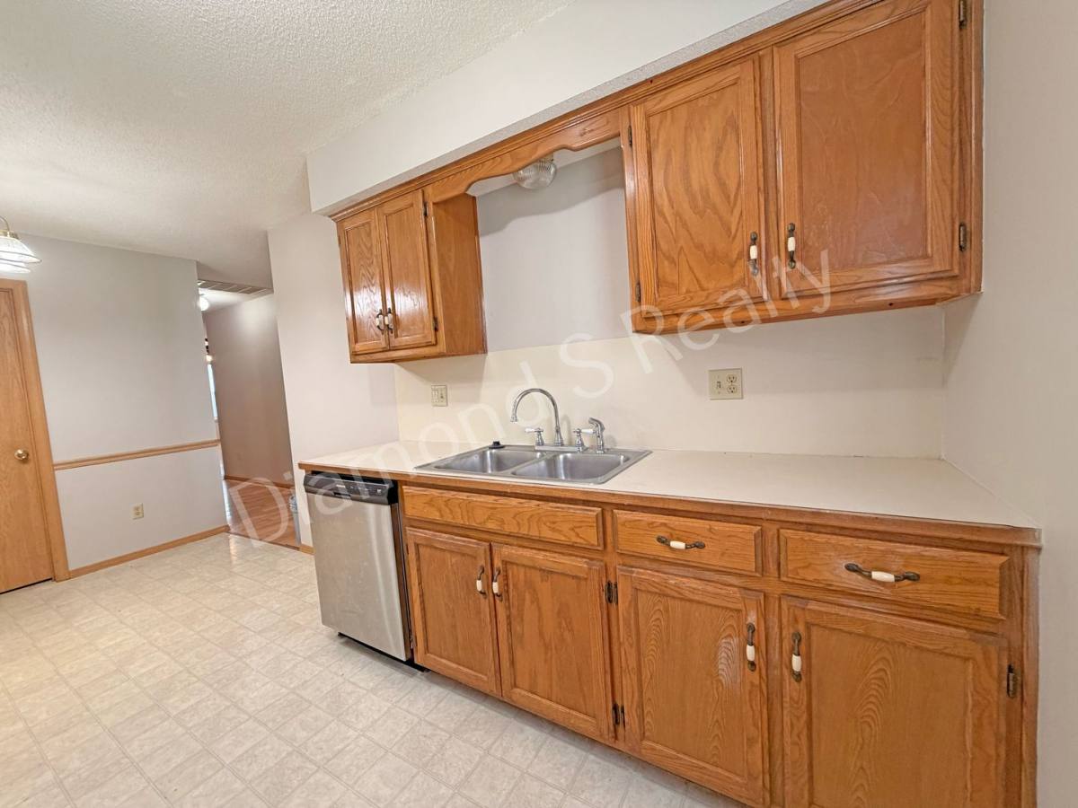 Apartment for rent at 1442 W Rainey St, Ozark, MO 65721