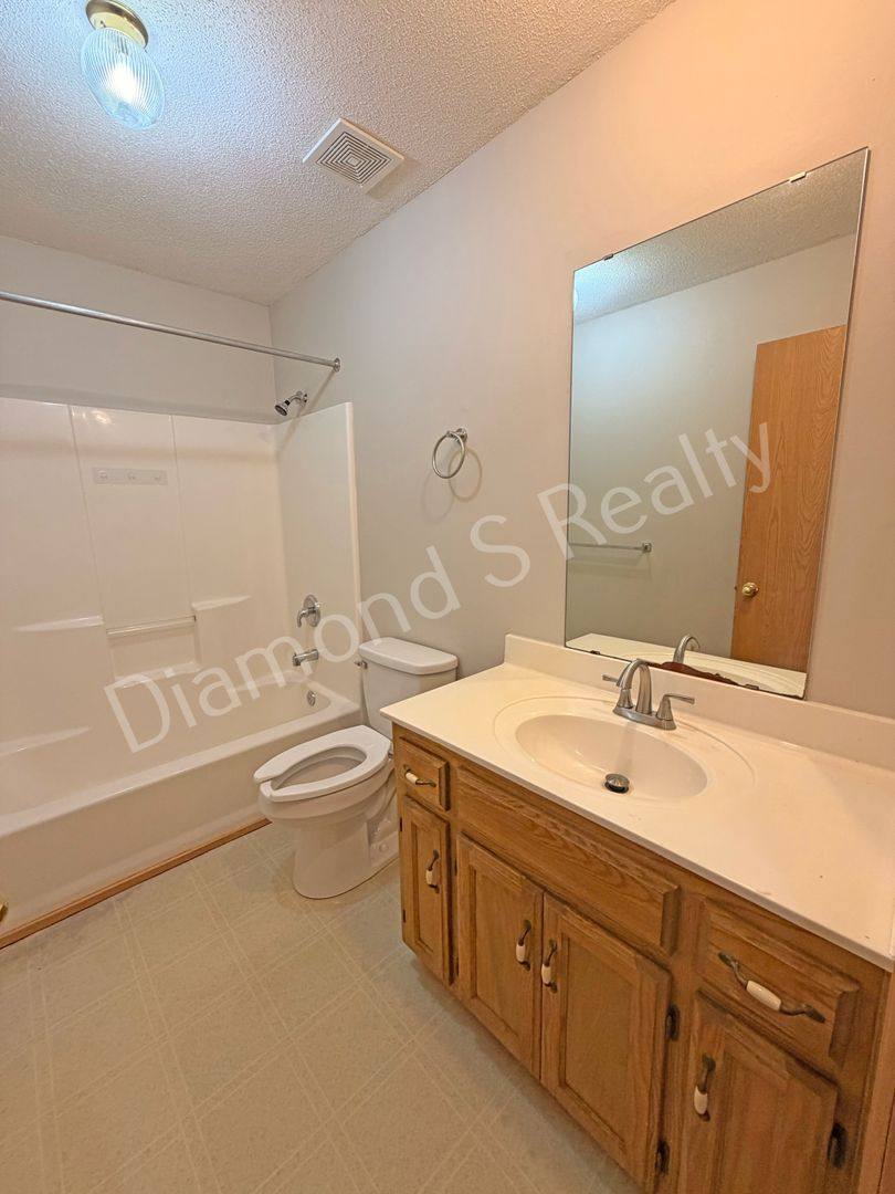 Apartment for rent at 1442 W Rainey St, Ozark, MO 65721