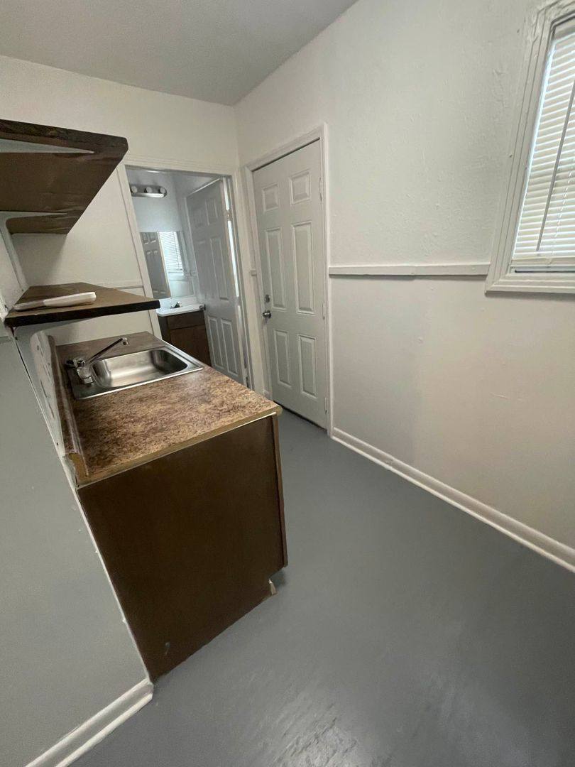 Apartment for rent at 637 Mohawk, Corpus Christi, TX 78405