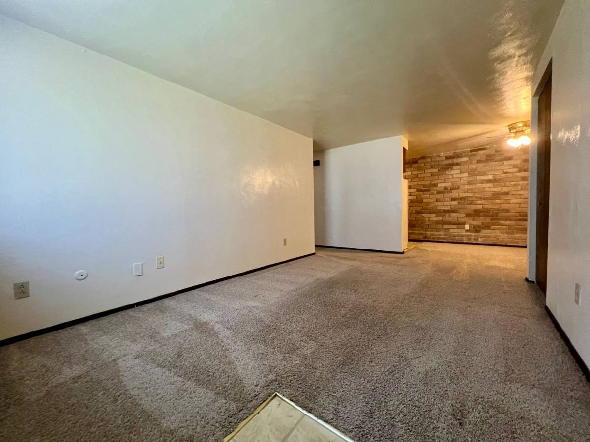 Apartment for rent at 304 Kellywood Manor, New Kensington, PA 15068