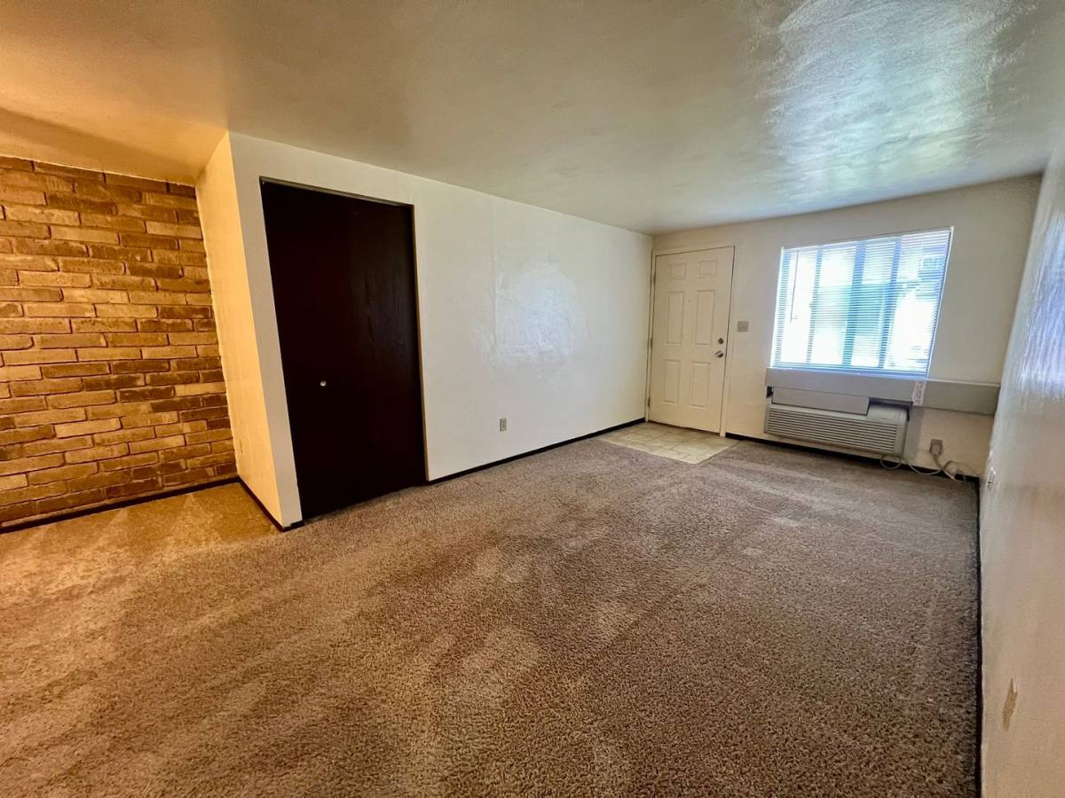 Apartment for rent at 304 Kellywood Manor, New Kensington, PA 15068