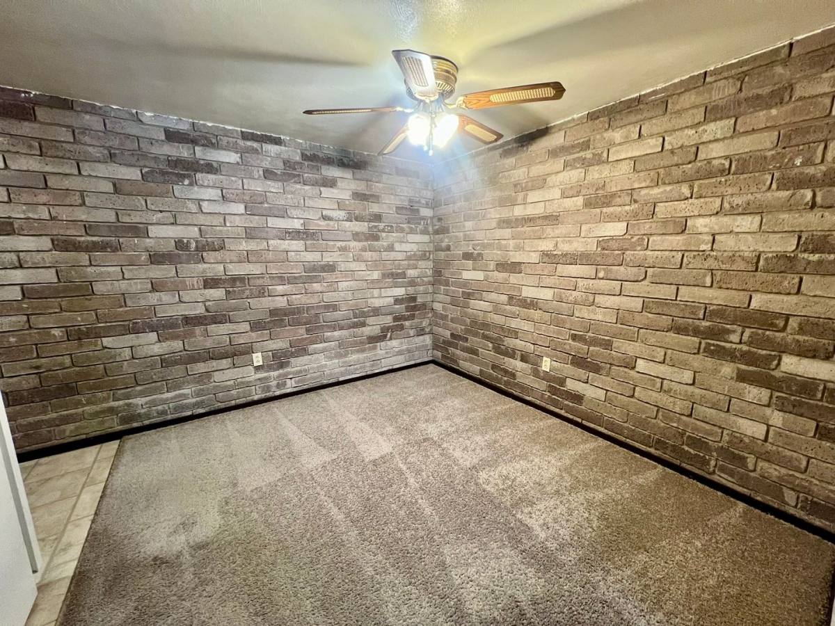 Apartment for rent at 304 Kellywood Manor, New Kensington, PA 15068