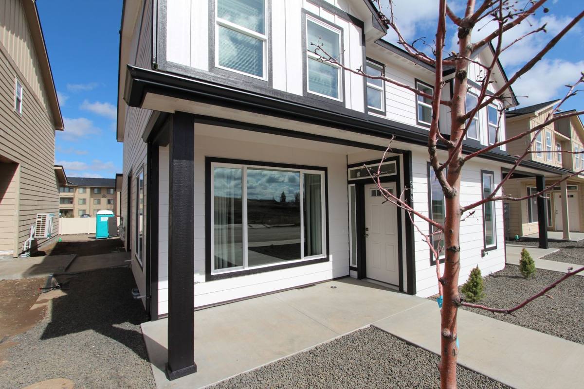 Apartment for rent at 919 921 Greenfield Dr, Cheney, WA 99004