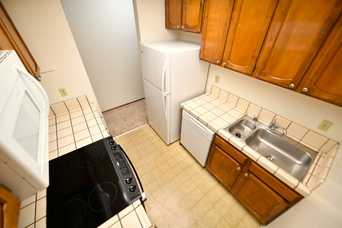 Apartment for rent at 121-133 Moss Ave, Oakland, CA 94611