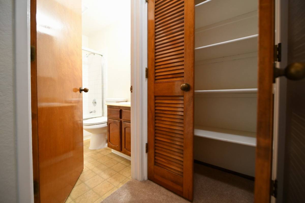 Apartment for rent at 121-133 Moss Ave, Oakland, CA 94611