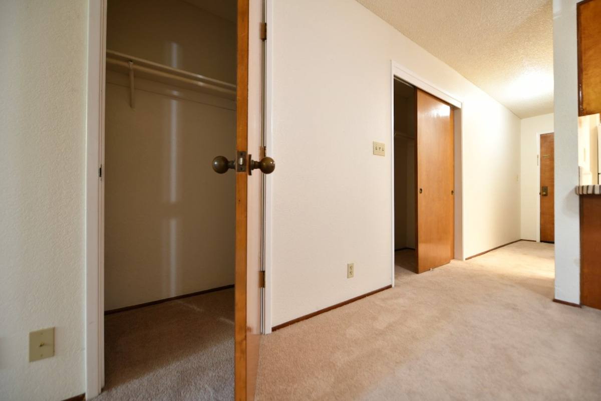 Apartment for rent at 121-133 Moss Ave, Oakland, CA 94611