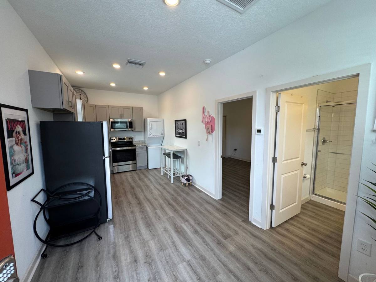 Apartment for rent at 1101 1 2 13th Ave S, Saint Petersburg, FL 33705