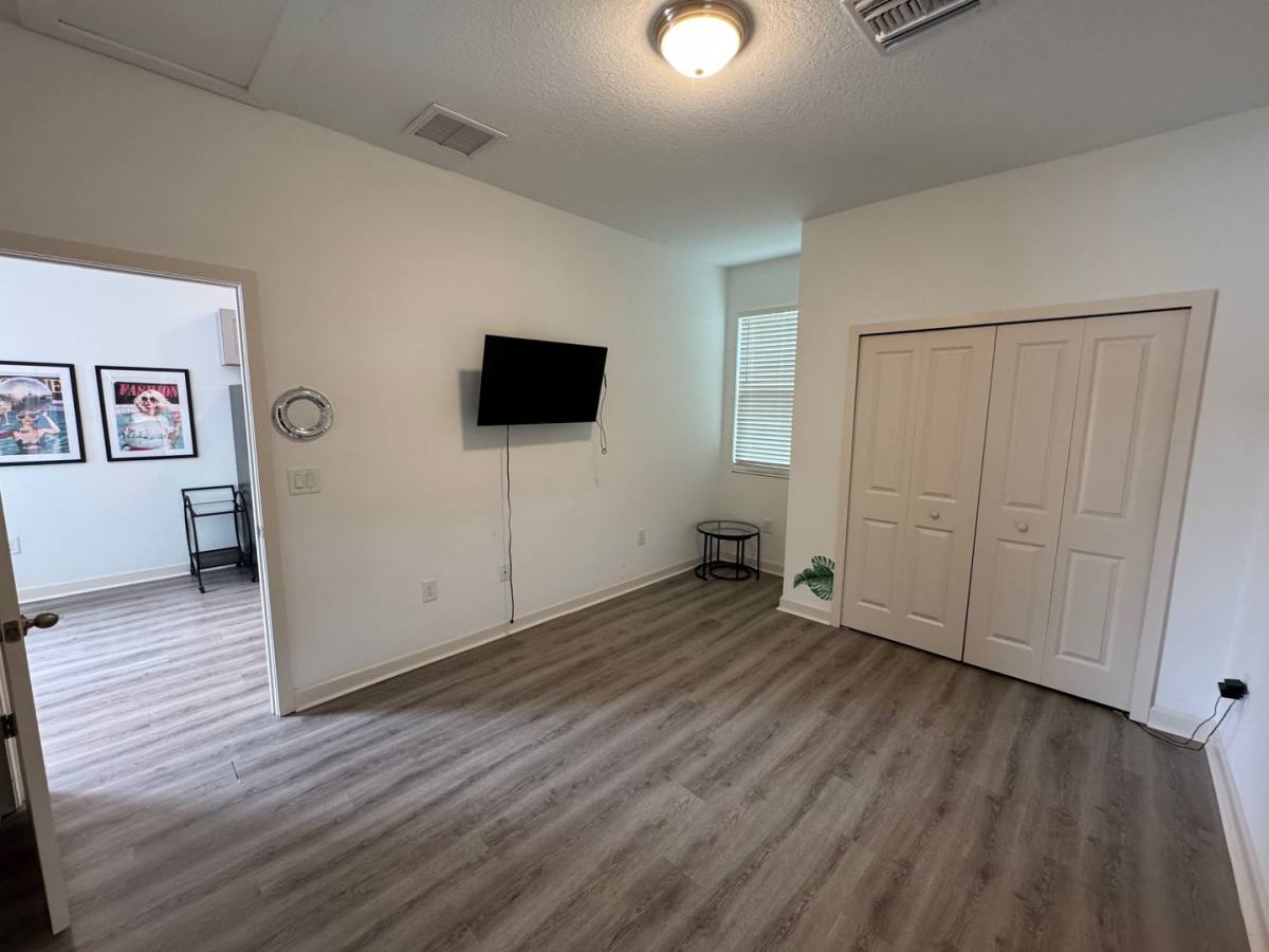Apartment for rent at 1101 1 2 13th Ave S, Saint Petersburg, FL 33705