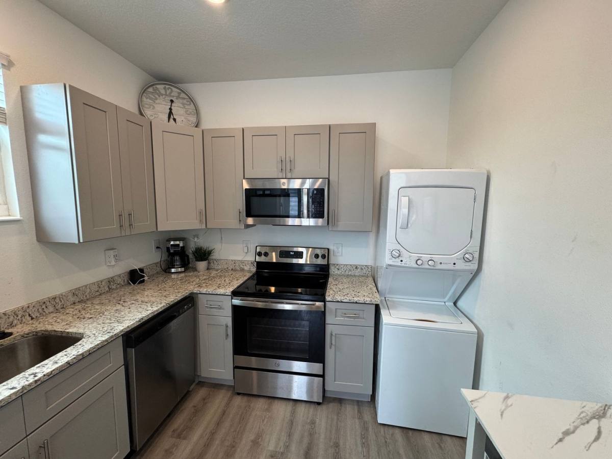 Apartment for rent at 1101 1 2 13th Ave S, Saint Petersburg, FL 33705
