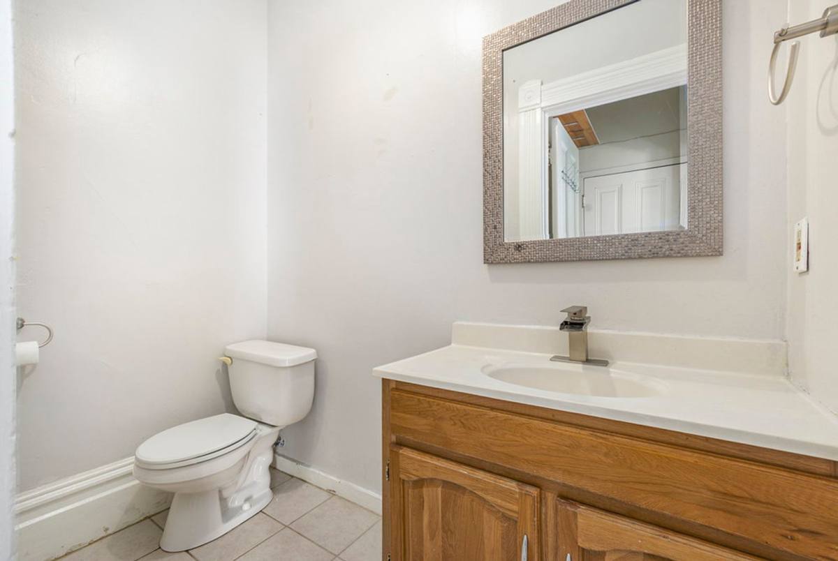 Apartment for rent at 1315 Chestnut St, Alameda, CA 94501