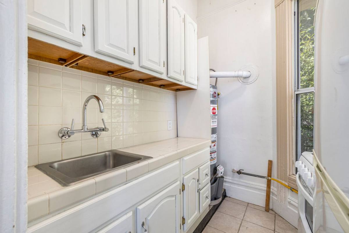 Apartment for rent at 1315 Chestnut St, Alameda, CA 94501