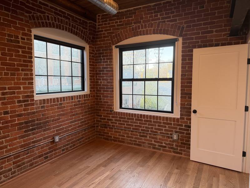 Apartment for rent at 1665 Main St, Jefferson, MA 01522