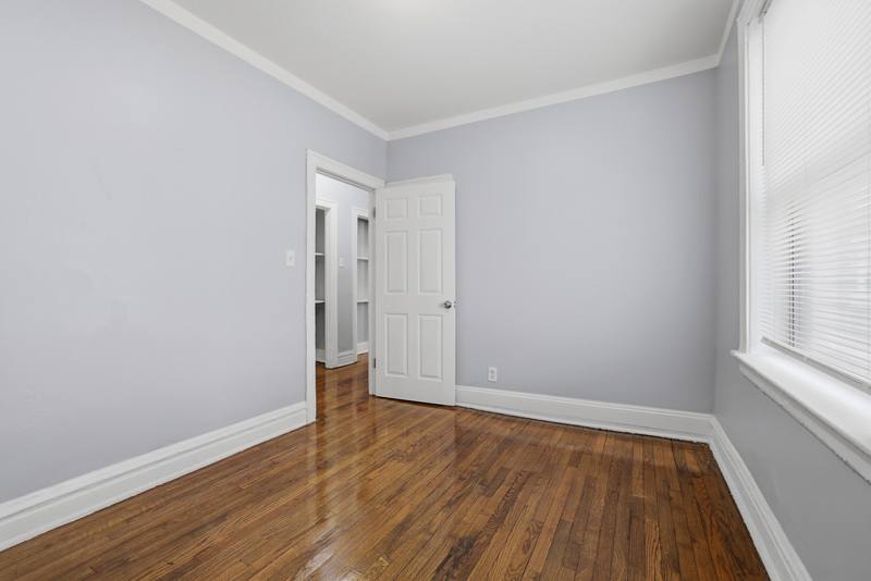 Apartment for rent at 7816 S Cornell Ave, Chicago, IL 60649