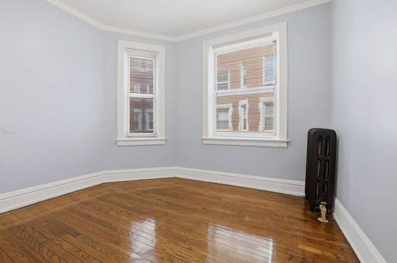 Apartment for rent at 7816 S Cornell Ave, Chicago, IL 60649
