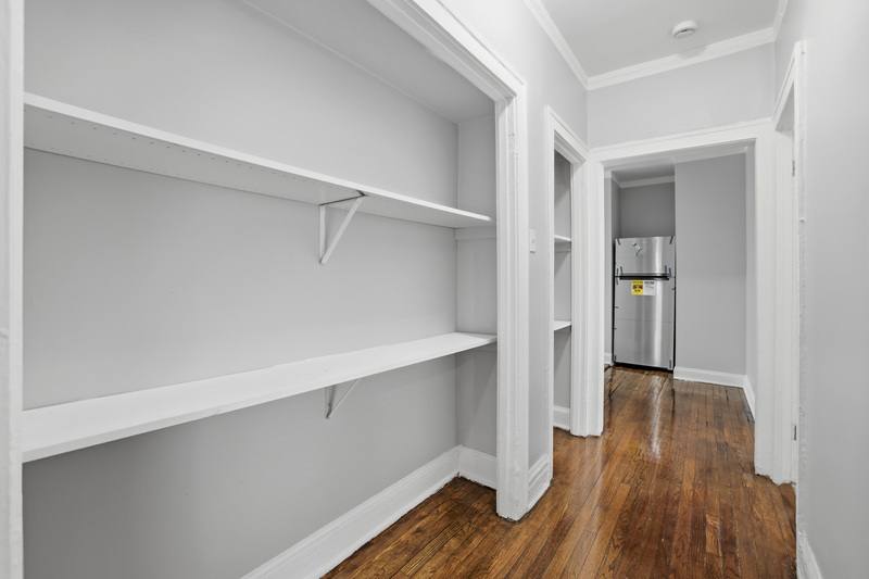 Apartment for rent at 7816 S Cornell Ave, Chicago, IL 60649