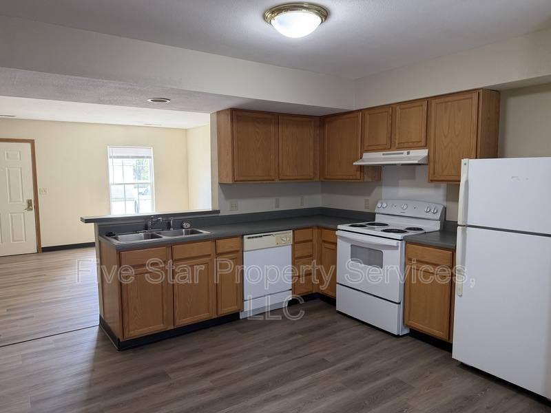 Townhouse for rent at 799 Titan Court, Chatham, IL 62629