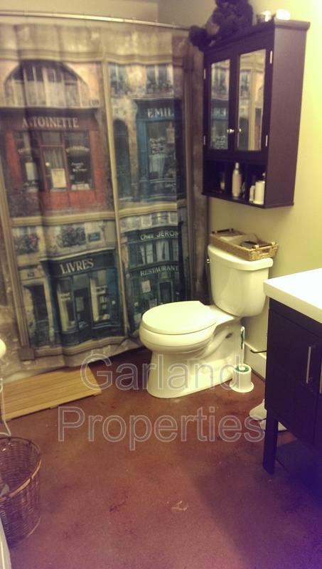 Apartment for rent at 425 Campbell Ave, Roanoke, VA 24016