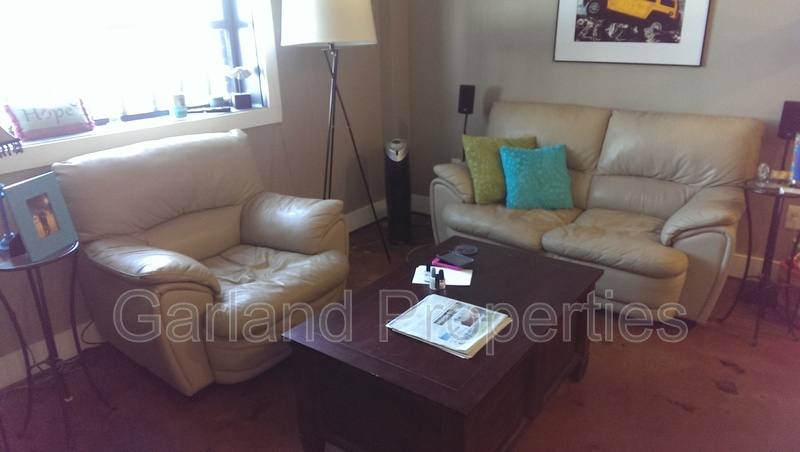 Apartment for rent at 425 Campbell Ave, Roanoke, VA 24016